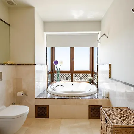 Villa Luxury Modern 5br - Infinity Pool & Panoramic Sea Views *