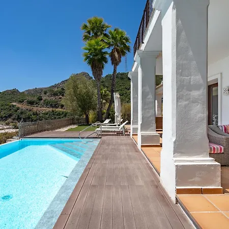 Luxury Modern 5br - Infinity Pool & Panoramic Sea Views *