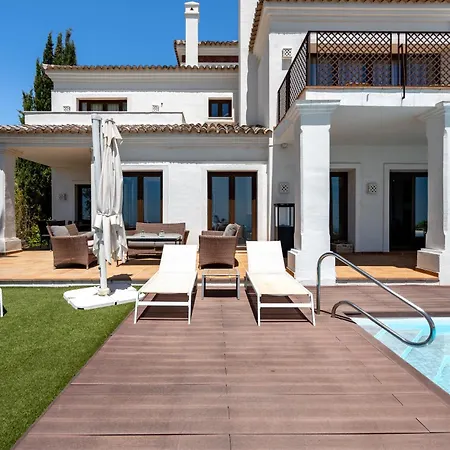 Luxury Modern 5br - Infinity Pool & Panoramic Sea Views Villa *