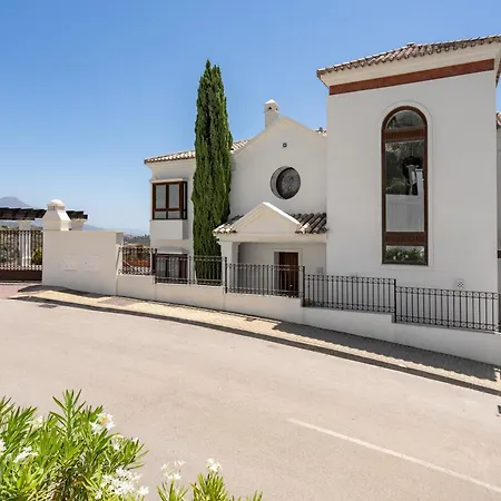 Luxury Modern 5br - Infinity Pool & Panoramic Sea Views *